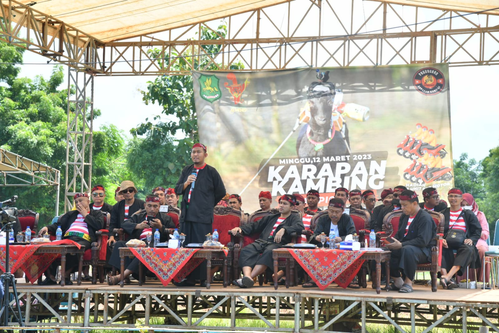 Bupati Sumenep Melalui Karapan Kambing Upaya Tingkatkan Ekonomi