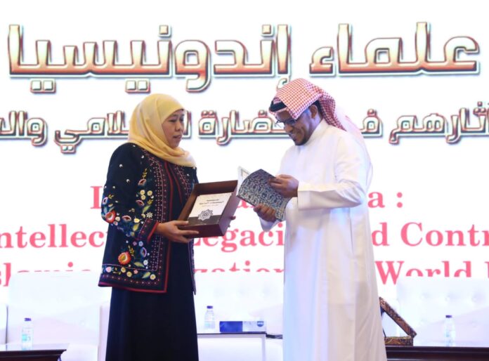 Gubernur Jatim Kenalkan Manuskrip Karya Ulama Indonesia di Riyadh Saudi Arabia