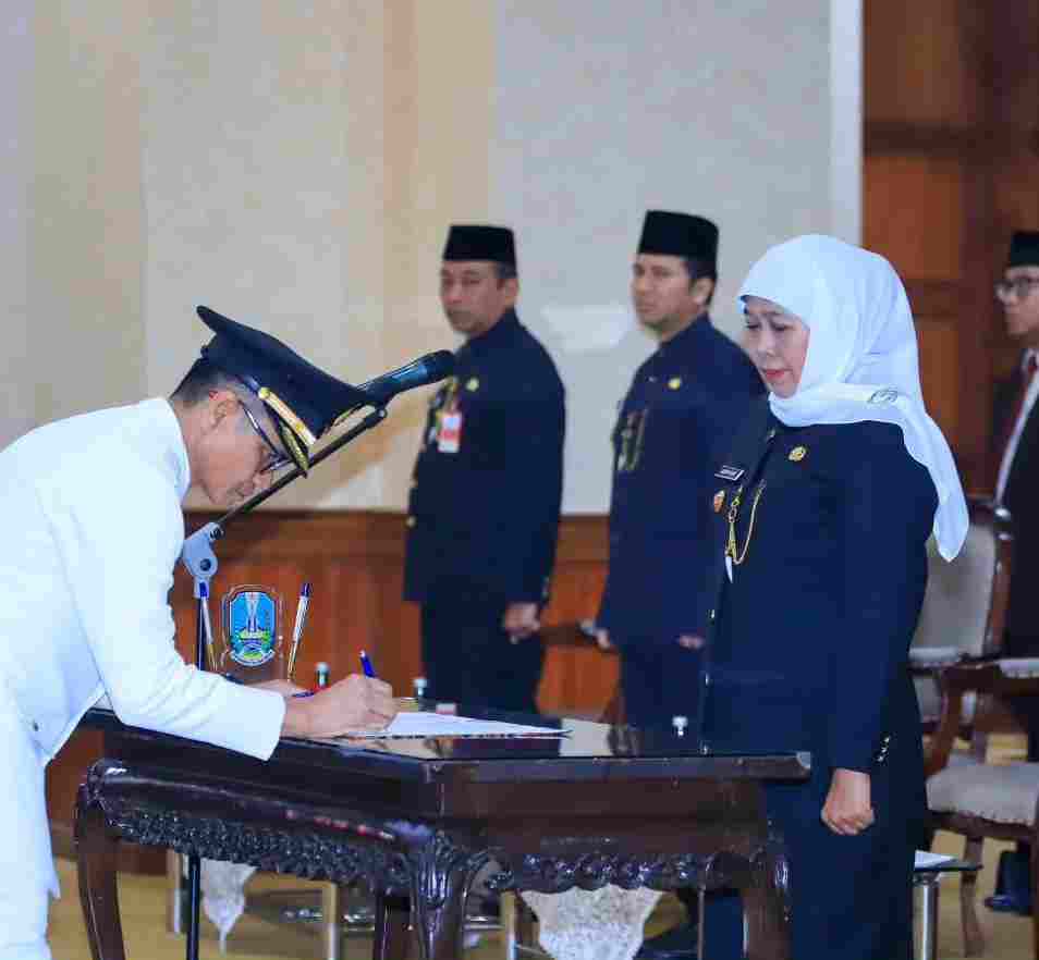 khofifah Lantik PJ Bupati Tulungagung