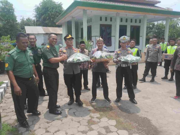 Peringati HUT TNI Ke 78, 21 Polsek Jajaran Polres Jombang Kompak Gelar Pemberian Ucapan di Tiap Koramil