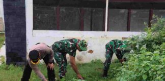 Antisipasi Bencana Banjir, Kodim 0827 dan Polres Sumenep Bersihkan Sampah di Pasar Pangarangan