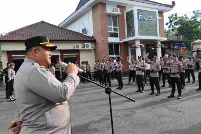 Usai Apel, Kapolres Pamekasan Sidak Gaktibplin