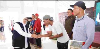 Gubernur Jatim Saluran Bansos di Pasuruan