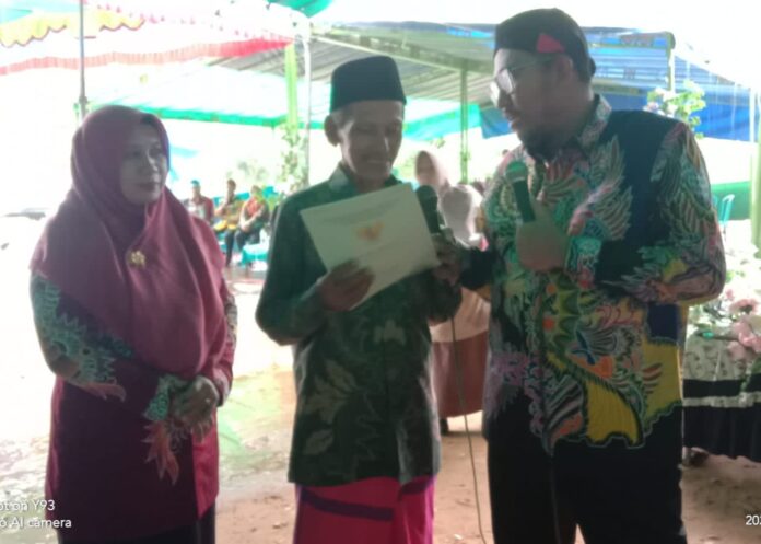 Kepala Desa Bun Barat, Kecamatan Rubaru Apresiasi Program PTSL