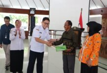 49 PNS di Bojonegoro Terima SK Pensiun