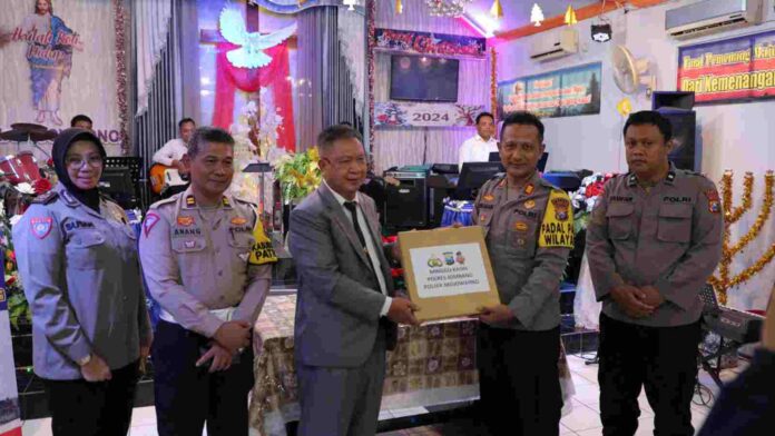 Polres Jombang Gelar Minggu Kasih di GPDI Desa Mojojejer Kecamatan Mojowarno Jombang