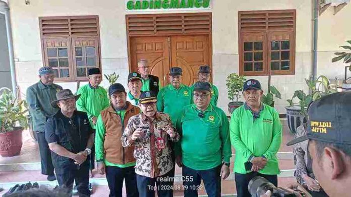 Peduli Lingkungan, LDII Jombang Kerja Bhakti di Desa Gadingmangu