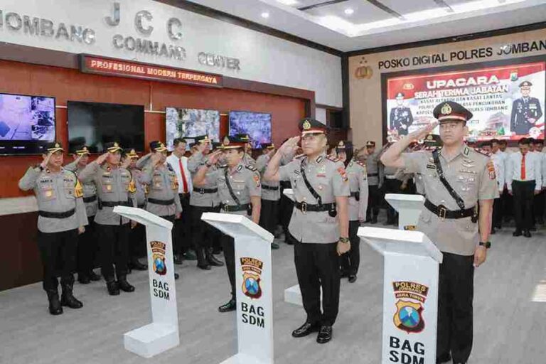 Kapolres Jombang Pimpin Sertijab Kasat Reskrim, Kasat Lantas Dan Pengukuhan Kapolsek Tembelang