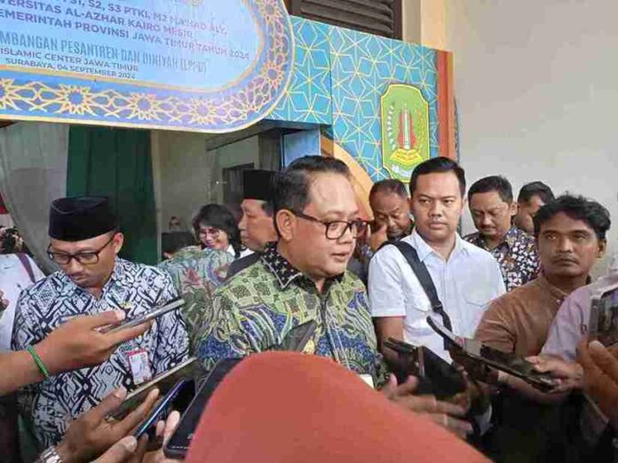 Pj Gubernur Jatim Minta Kegiatan Bongkar Muat Pupuk oleh PT DABN di Pelabuhan Probolinggo Dihentikan