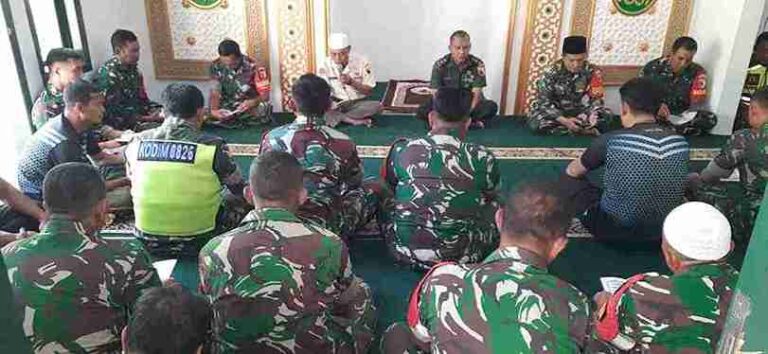 Kodim 0826 Pamekasan Gelar Doa Bersama Mohon Keselamatan Dan Kesehatan Bagi Seluruh Anggota Dan Keluarganya