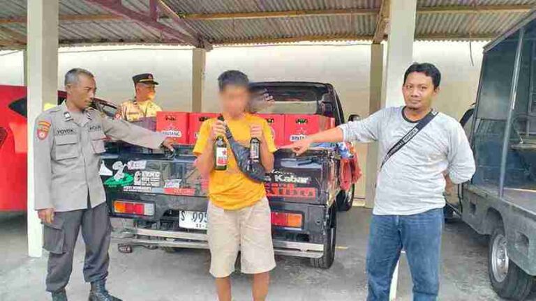 Polsek Kabuh Jombang Gagalkan Pengiriman Ratusan Botol Miras