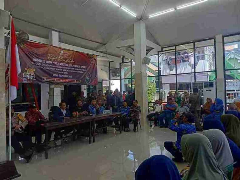 Warga Desa Roomo Protes Bantuan Beras Csr Pt Smelting, Camat Manyar: Inspektorat Akan Lakukan Pemeriksaan