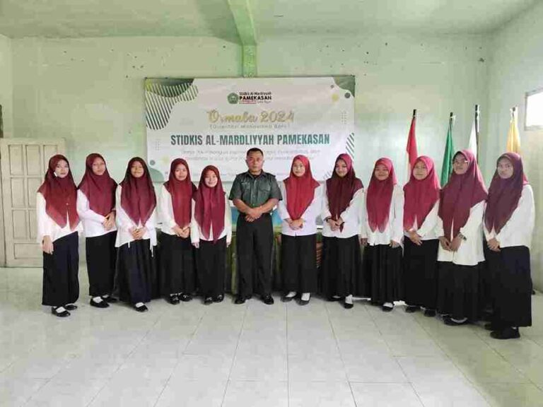 Peltu Abdus Syukur Beri Materi Di Stidkis Al-Mardliyyah Pamekasan