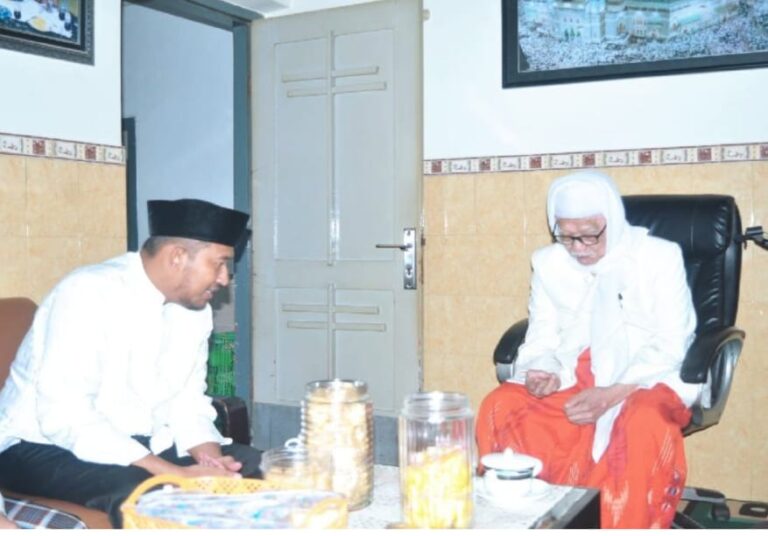 Ini Pesan Kh Anwar Masyur Pengasuh Ponpes Lirboyo Ke Bupati Sumenep Achmad Fauzi