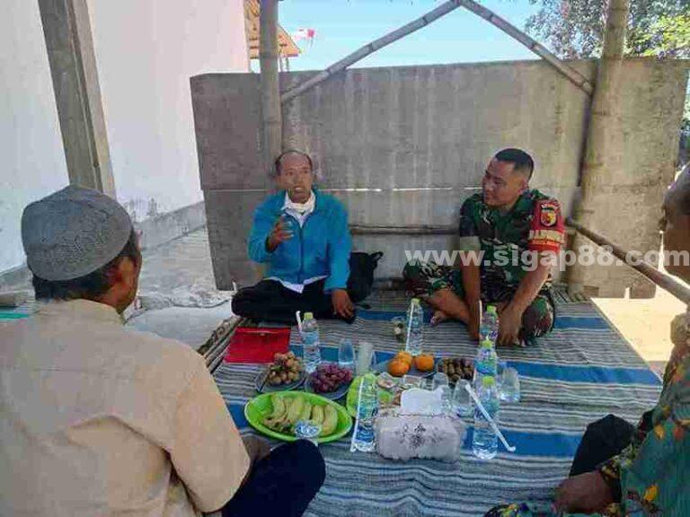 Babinsa Desa Pademawu Barat Bersama Ppl Sosialisasikan Pertanian Kepada Warga