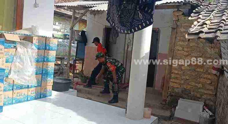 Koramil 0826-10 Waru Bersama Bpbd Pamekasan Salurkan Bantuan Air Bersih Di Dusun Matabe