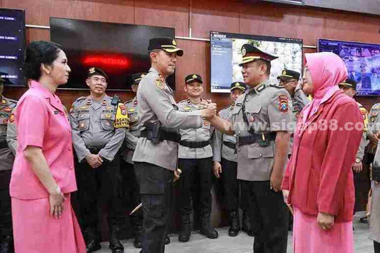 Kapolres Jombang Pimpin Sertijab Kabagren Dan Kapolsek Sumobito