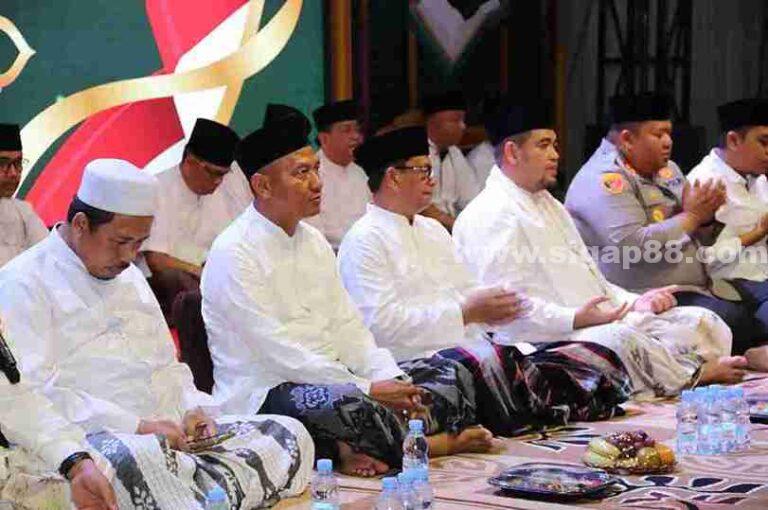 Kodim 0826 Gandeng Polres Pamekasan Gelar Doa Dan Sholawat Bersama Jelang Pilkada Serentak 2024