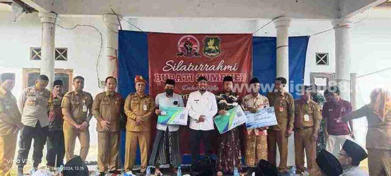 Ratusan Nelayan Di Sumenep Terima Bantuan Kartu Pelaku Usaha Kelautan Dan Perikanan Dari Bupati