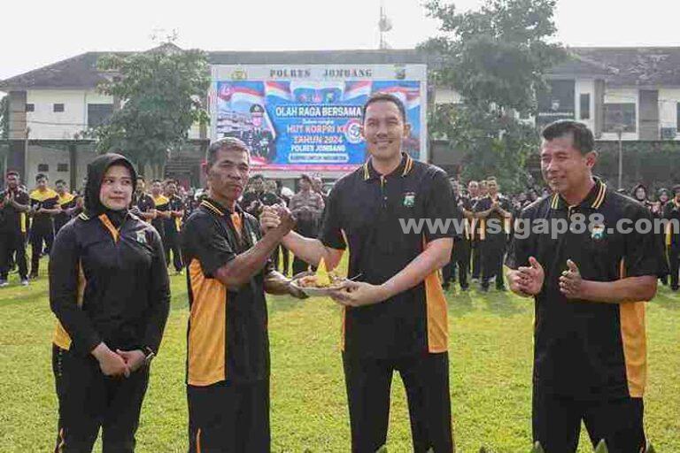 Peringati Hut Korpri Ke 53, Polres Jombang Gelar Bakti Sosial Dan Olah Raga Bersama