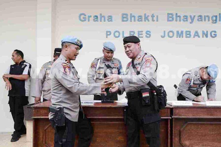 Propam Polres Jombang Periksa 101 Senpi Anggota