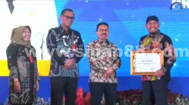 Bupati Sumenep Dinobatkan Sebagai Kepala Daerah Pembina Kecamatan Terbaik Kategori Pratama