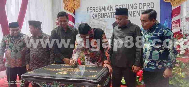 Bupati Sumenep Resmikan Gedung Dprd Yang Baru
