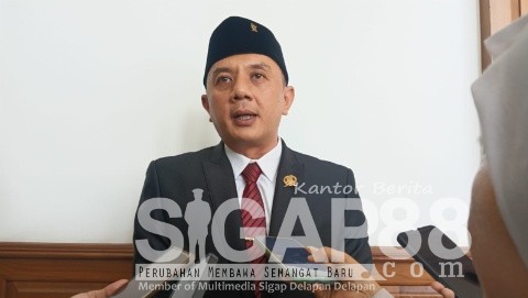 deni DPRD jatim