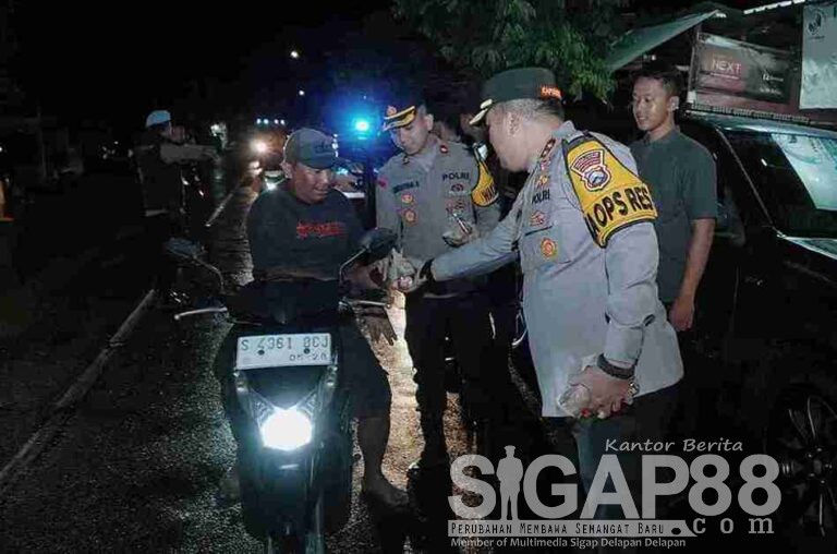 Kapolres Jombang Pimpin Patroli Harkamtibmas
