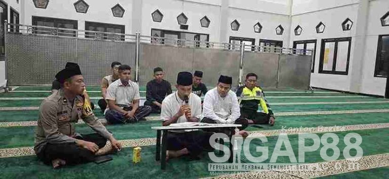 Kapolres Jombang Tadarus Bersama Di Masjid Agung Junnatul Fu’addah