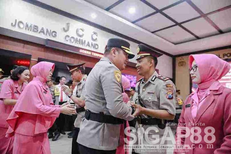 Kapolres Jombang Pimpin Sertijab Kasat Samapta