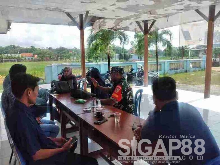 Babinsa Koramil 0826-02 Tlanakan Ajak Pemuda Bangun Desa Branta Tinggi