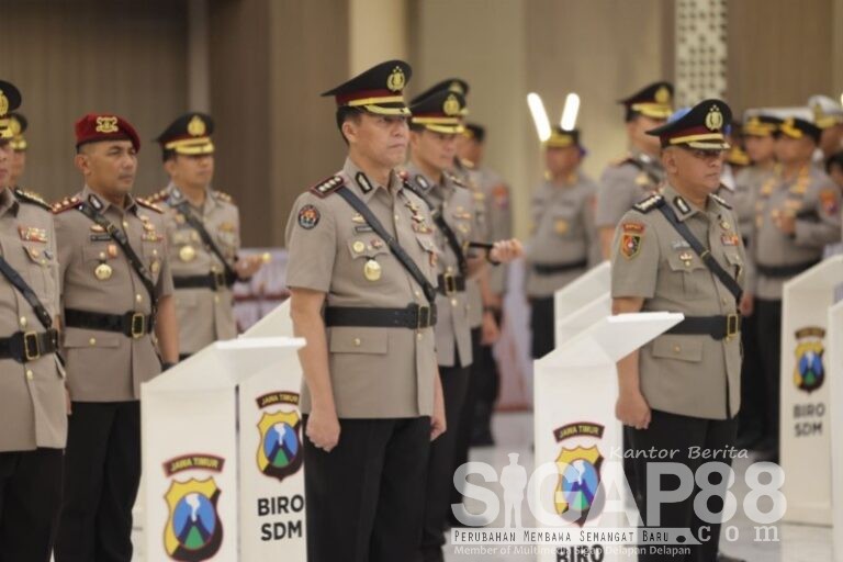 Kapolda Jatim Pimpin Sertijab Pejabat Utama Dan Sejumlah Kapolres Jajaran