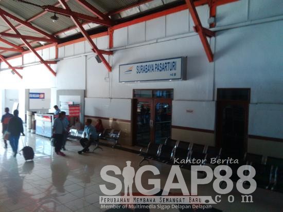 suasana-dalam-stasiun