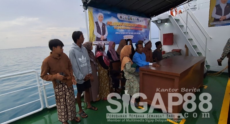 Masyarakat Pulau Raas Dapatkan Pelayanan Bedah Dari Tim Yankes Bergerak Pemprov Jatim 1 1000920285
