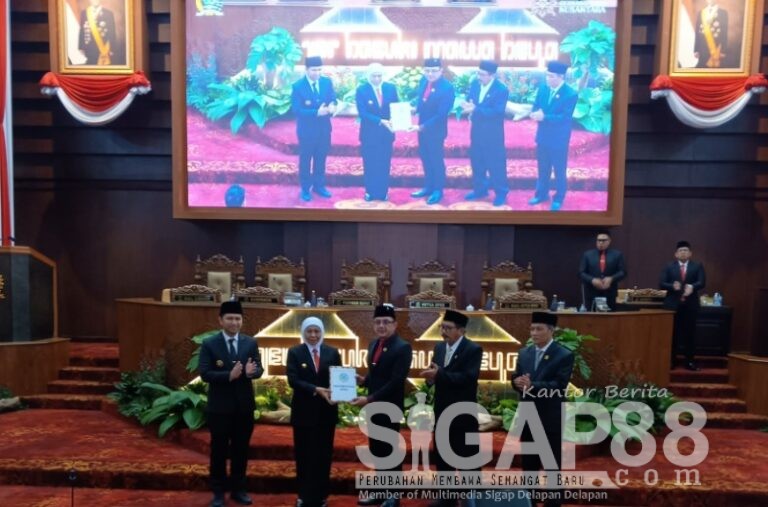 Dprd Jatim Terima Dan Setujui Lkpj Gubernur Jawa Timur 2024