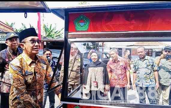 Wabup Pamekasan Usai Penyerahan Csr Bank Jatim