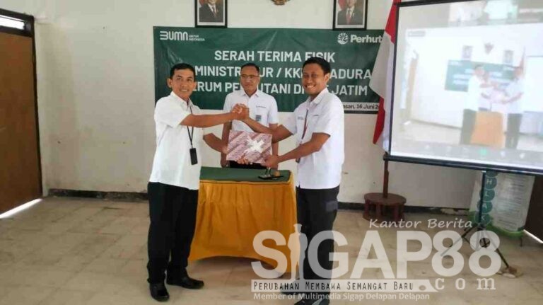 Plt Wakil Kepala Perhutani Divisi Regional Jawa Timur Dan Cdk Sumenep Hadiri Serah Terima Fisik Kkph Madura
