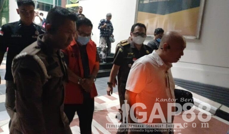 Gratifikasi Rp3,6 Miliar, Kejaksaan Tinggi Jawa Timur Tahan Mantan Pejabat Pemkot Surabaya