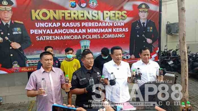 polres Jombang gagalkan ribuan arak bali