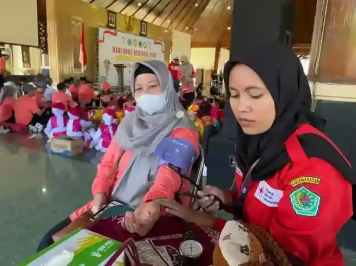 hari anak nasional pamekasan Festival Hari Anak Nasional, PMI Pamekasan Ambil Bagian Jadi Tim Kesehatan