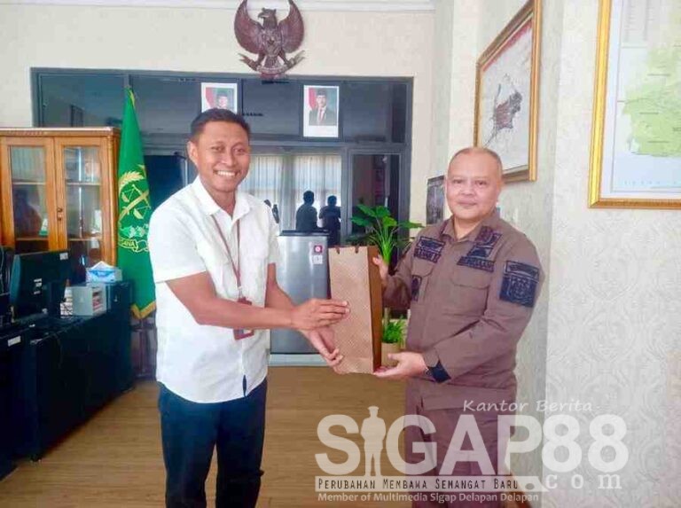 Perkuat Sinergi, Plt Kepala Perhutani Kph Madura Kunjungi Kejari Pamekasan