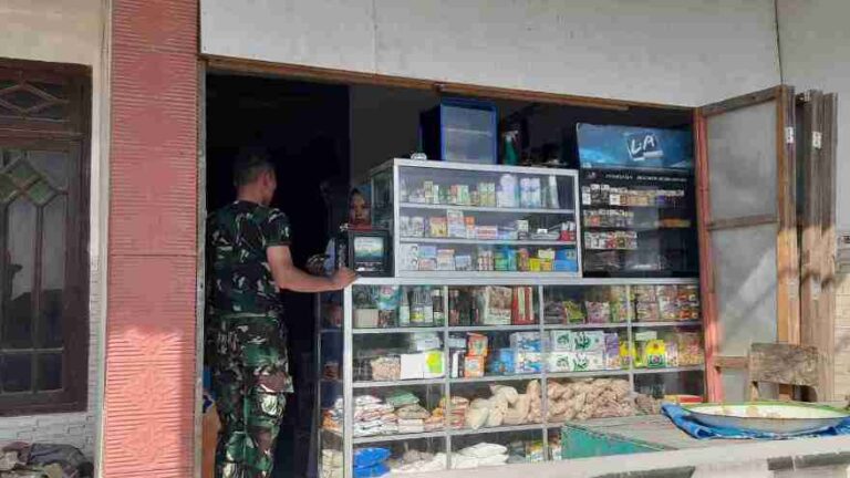 Satgas Tmmd Ke-125 Kodim 0826 Pamekasan Bantu Dongkrak Perekonomian Warga Desa Kramat