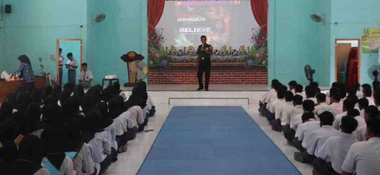 Koramil 0826-06 Pademawu Bekali Siswa Baru Sman 2 Pamekasan Wawasan Kebangsaan Dan Pelatihan Pbb