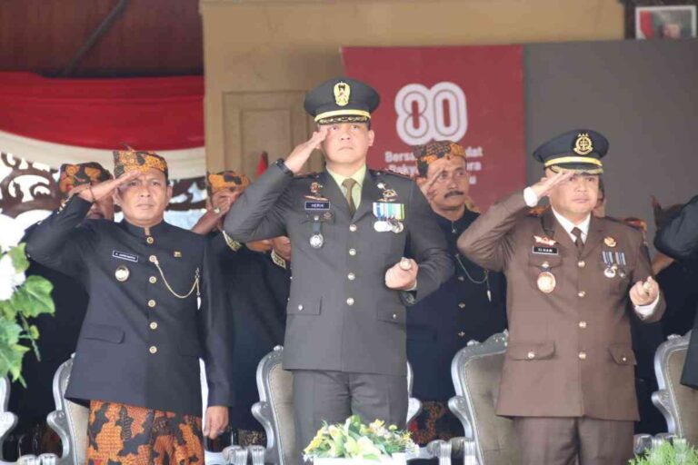 Dandim 0826 Pamekasan Ikuti Upacara Peringatan Hut Kemerdekaan Ri Ke-80