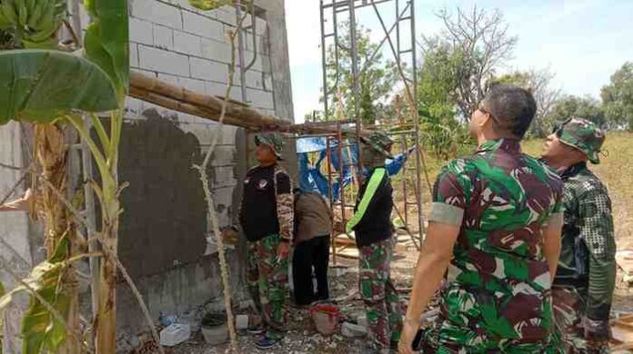 Dandim Pamekasan Tinjau RTLH dan tandon air