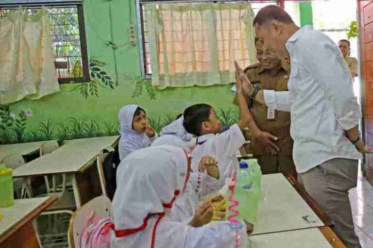 Cek Kesehatan Gratis Sekolah, Pemkot Surabaya Sasar 242 Ribu Siswa