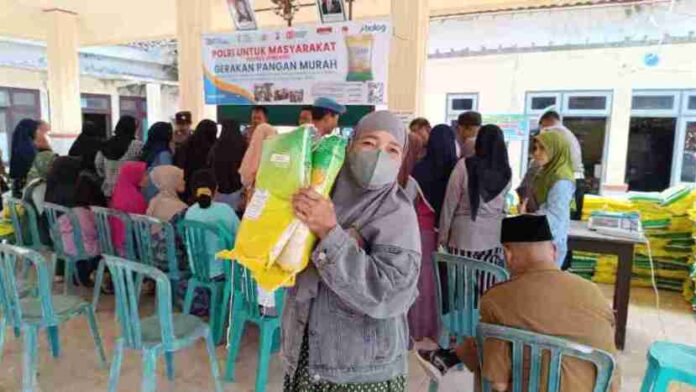 bazar murah jombang Polres Jombang Gandeng Pemkab dan Bulog Mojokerto Gelar Bazar Gerakan Pangan Murah