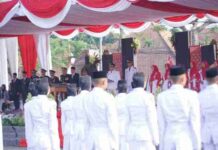 Khidmat dan Sakral, Upacara HUT RI ke-80 Kabupaten Jombang Dipimpin Bupati Warsubi