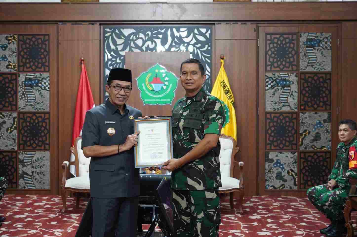 Danrem084Bj Dan Bupati Pamekasan